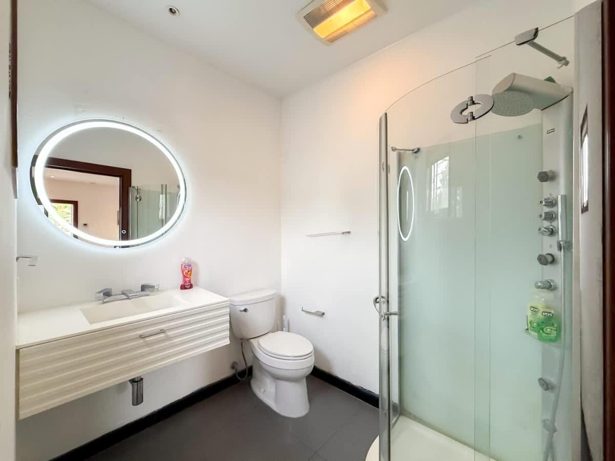 Modern 4br Gem Near Beverly Hills By Allevo Homes Сasa de vacaciones