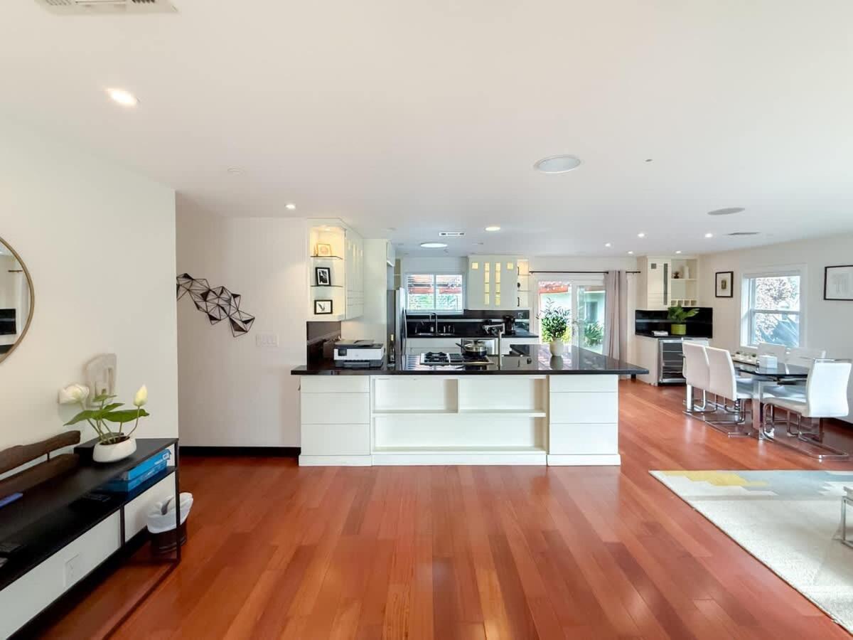 Modern 4br Gem Near Beverly Hills By Allevo Homes * Los Ángeles