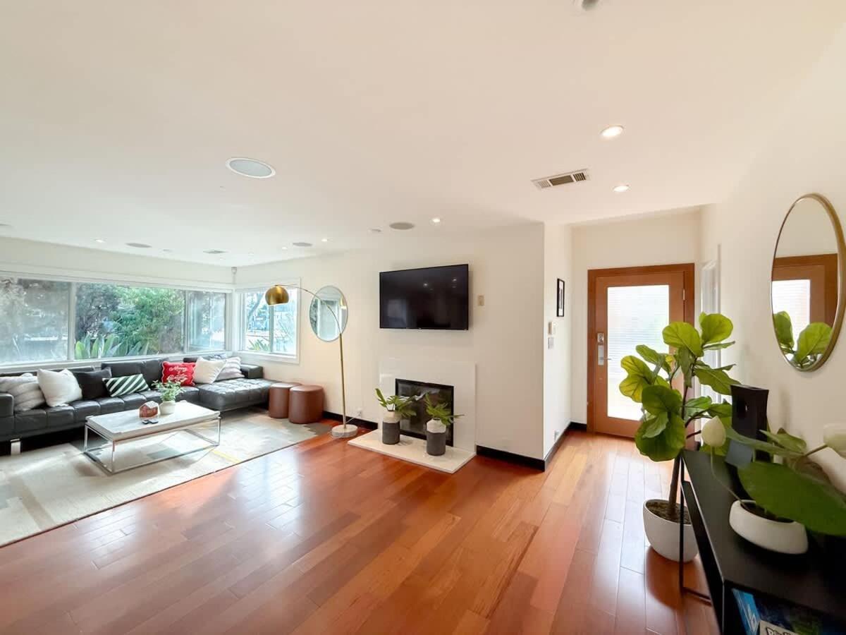 Сasa de vacaciones Modern 4br Gem Near Beverly Hills By Allevo Homes *