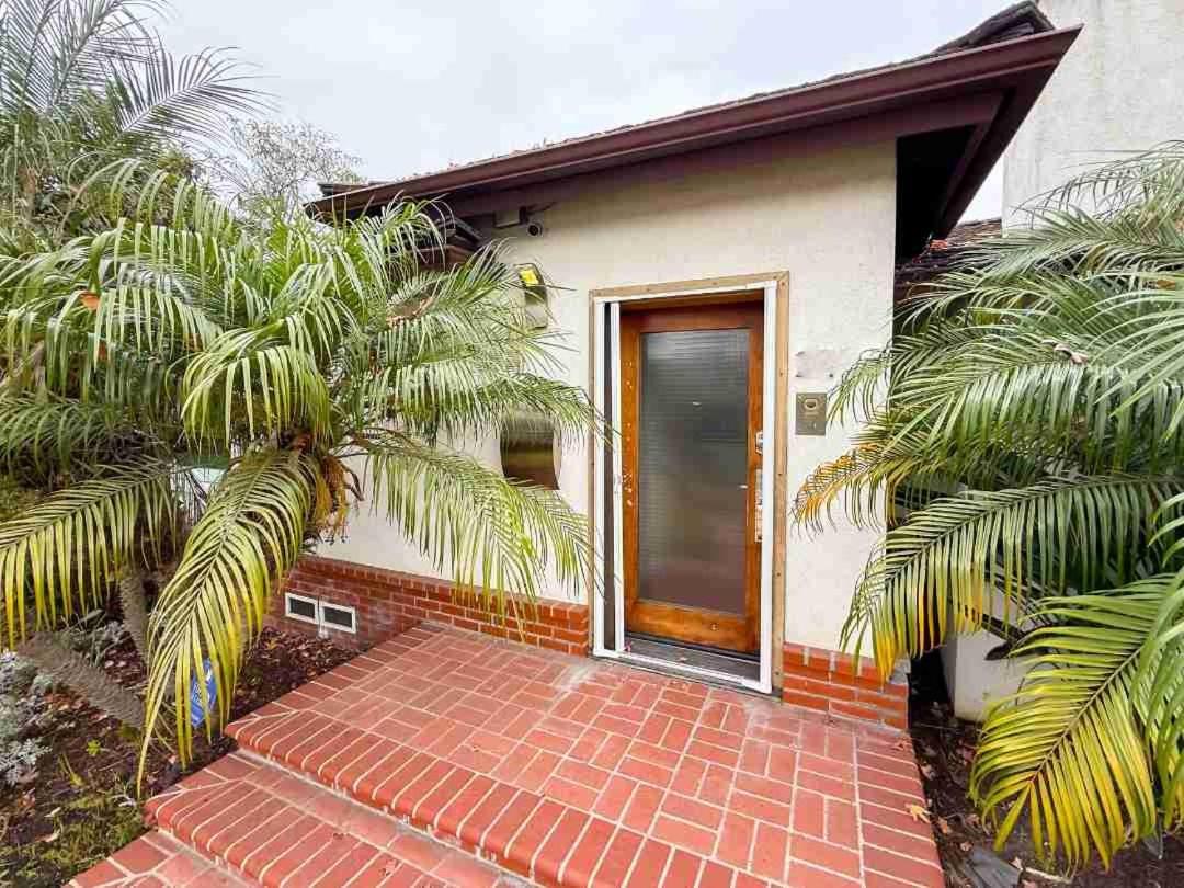 Modern 4br Gem Near Beverly Hills By Allevo Homes * Los Ángeles
